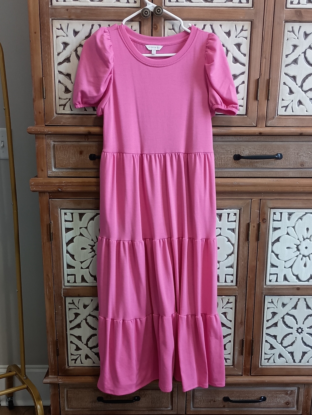 Crown & Ivy Women's Pink Tiered Dress